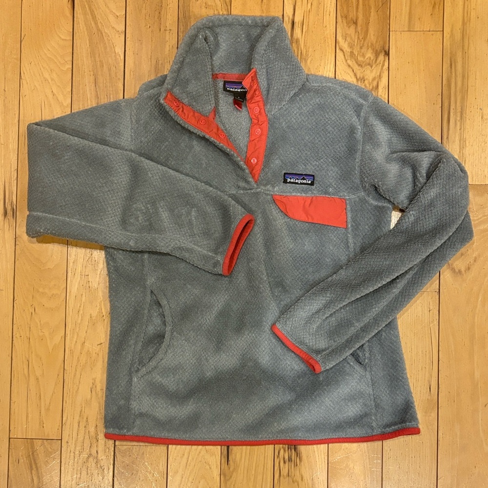Patagonia Women’s Gray Re-tool Snap-t Fleece Pullover with Coral Accents (small)
